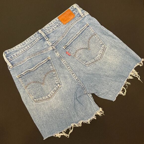 ~ Levi's Premium 721 High Rise Skinny sz 28 Cut-Off Jean Shorts Light/Med Wash - Picture 5 of 15